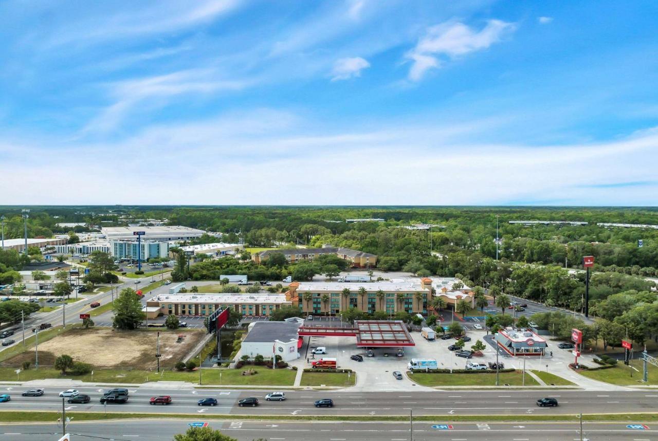 Ramada By Wyndham Jacksonville I-95 By Butler Blvd Exteriér fotografie